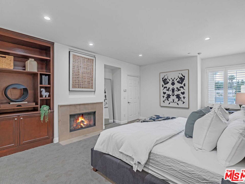 143 N Arnaz Dr Unit: 304