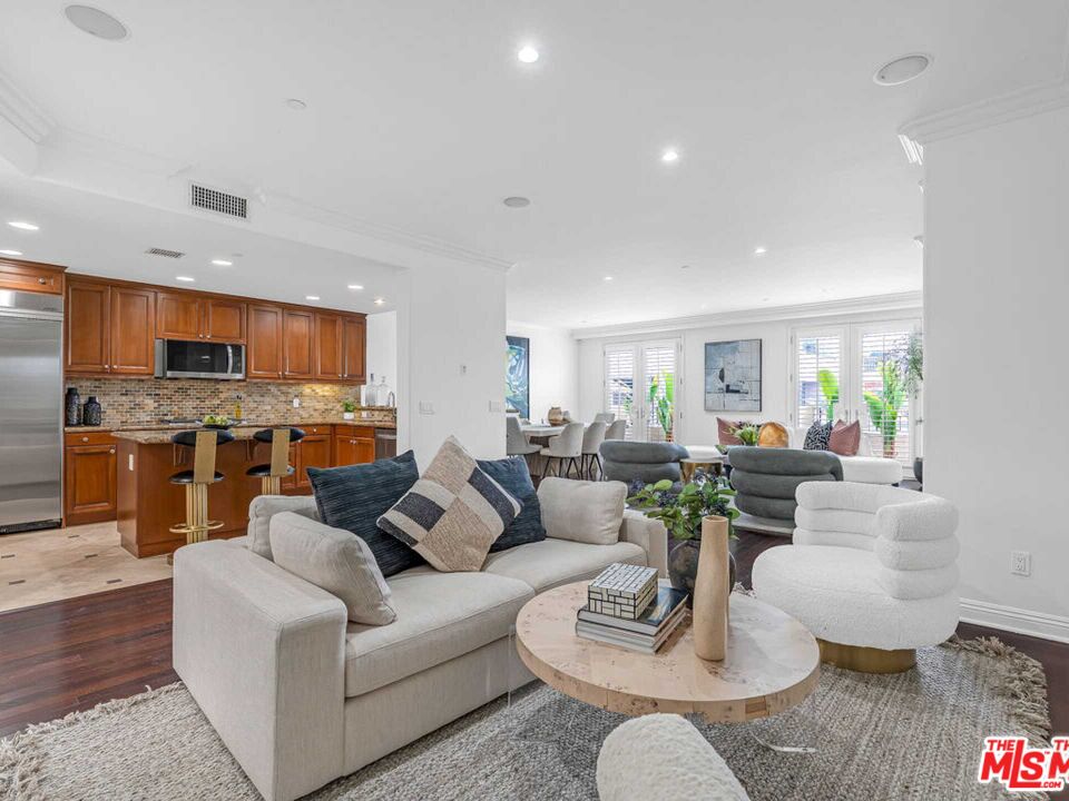 143 N Arnaz Dr Unit: 304