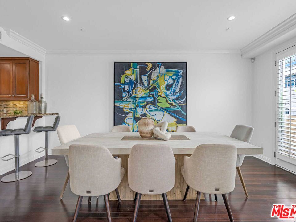 143 N Arnaz Dr Unit: 304