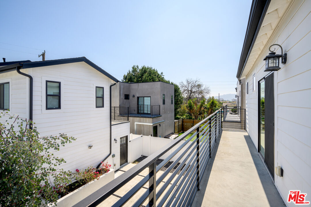 5826 Craner Ave Unit: 5822