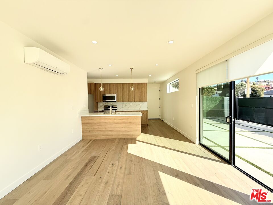 10475 W Olympic Blvd