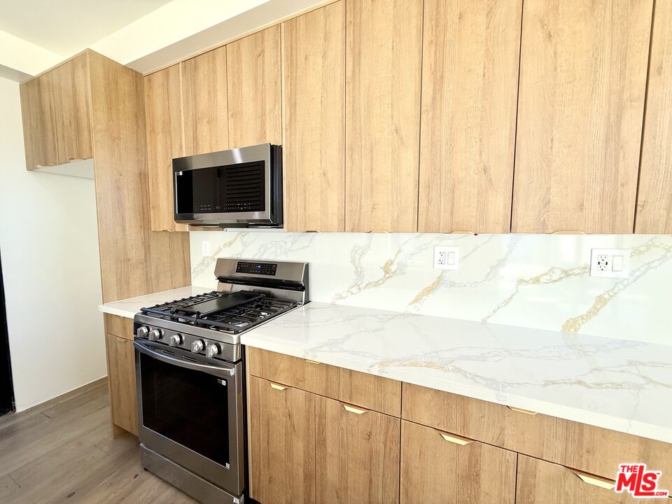 10475 W Olympic Blvd