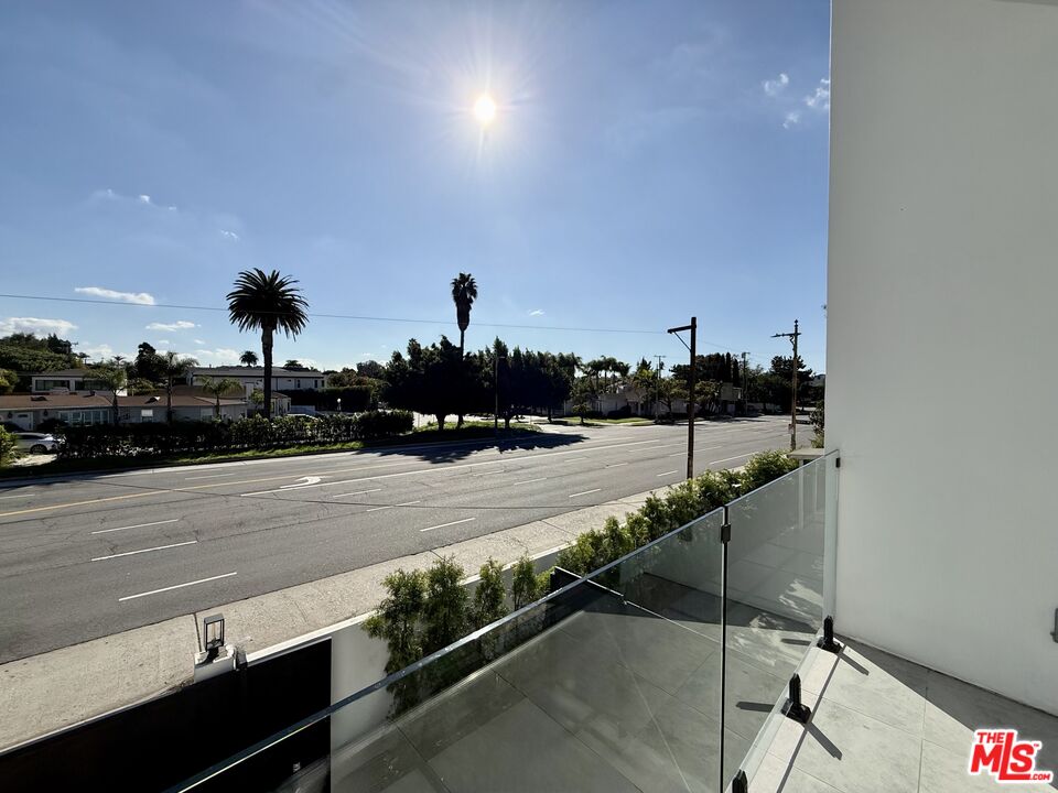 10475 W Olympic Blvd