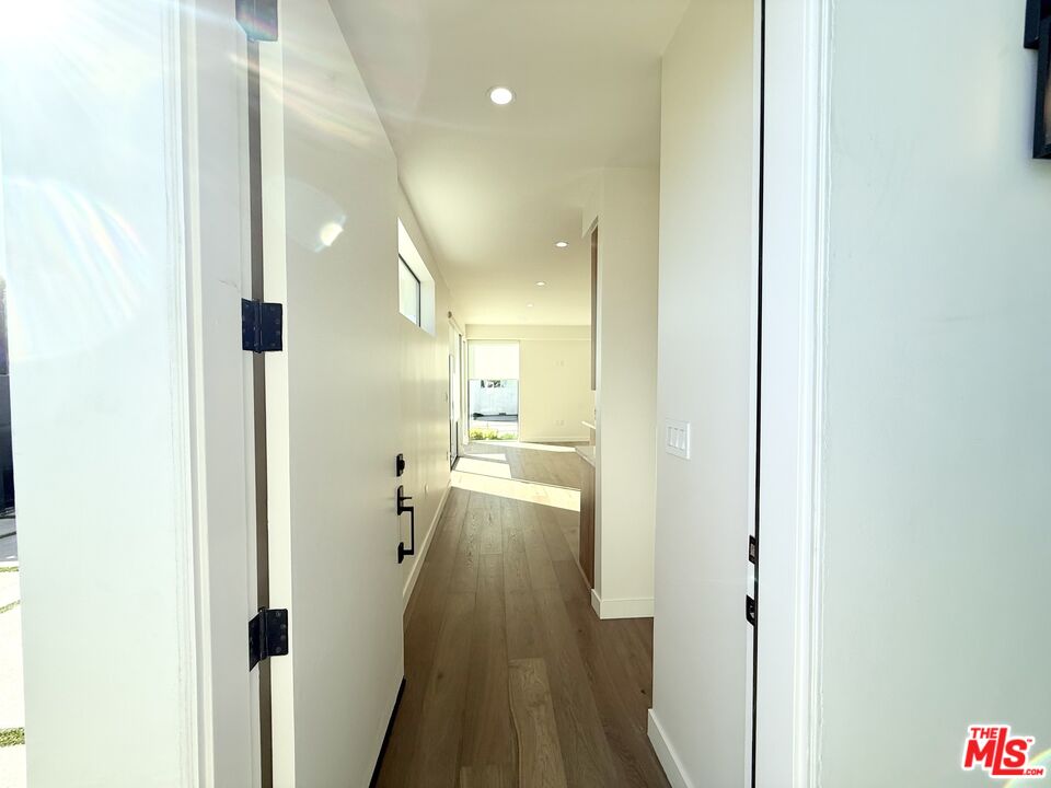 10475 W Olympic Blvd