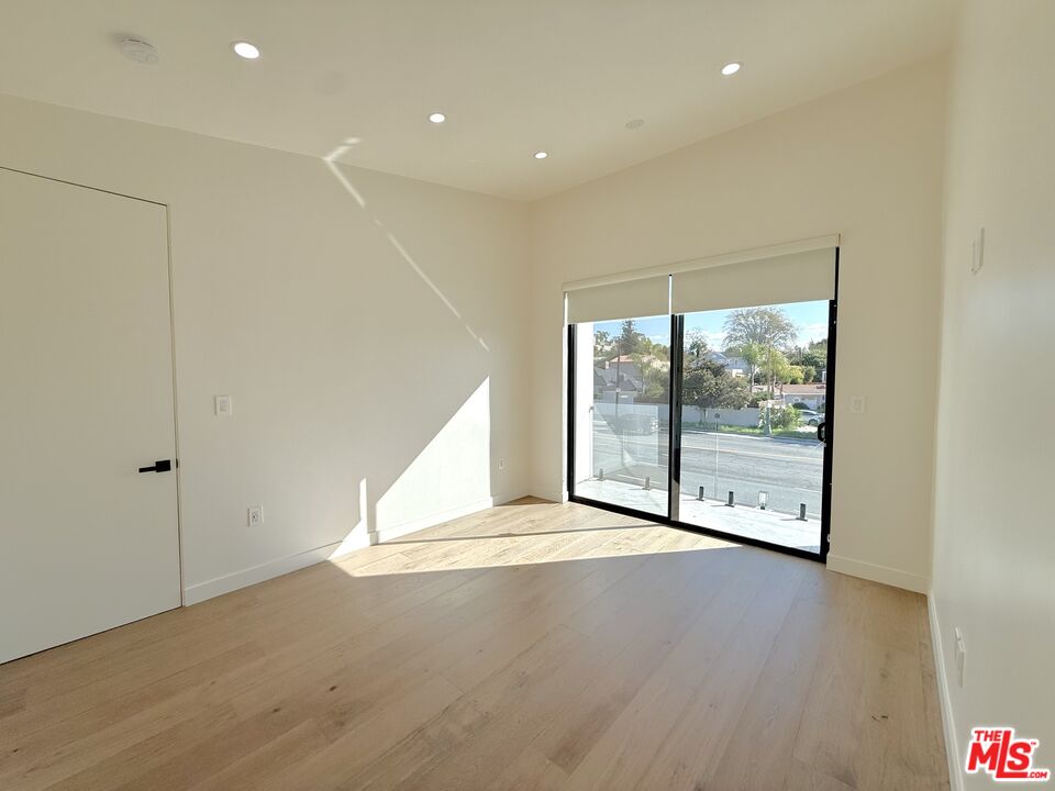 10475 W Olympic Blvd