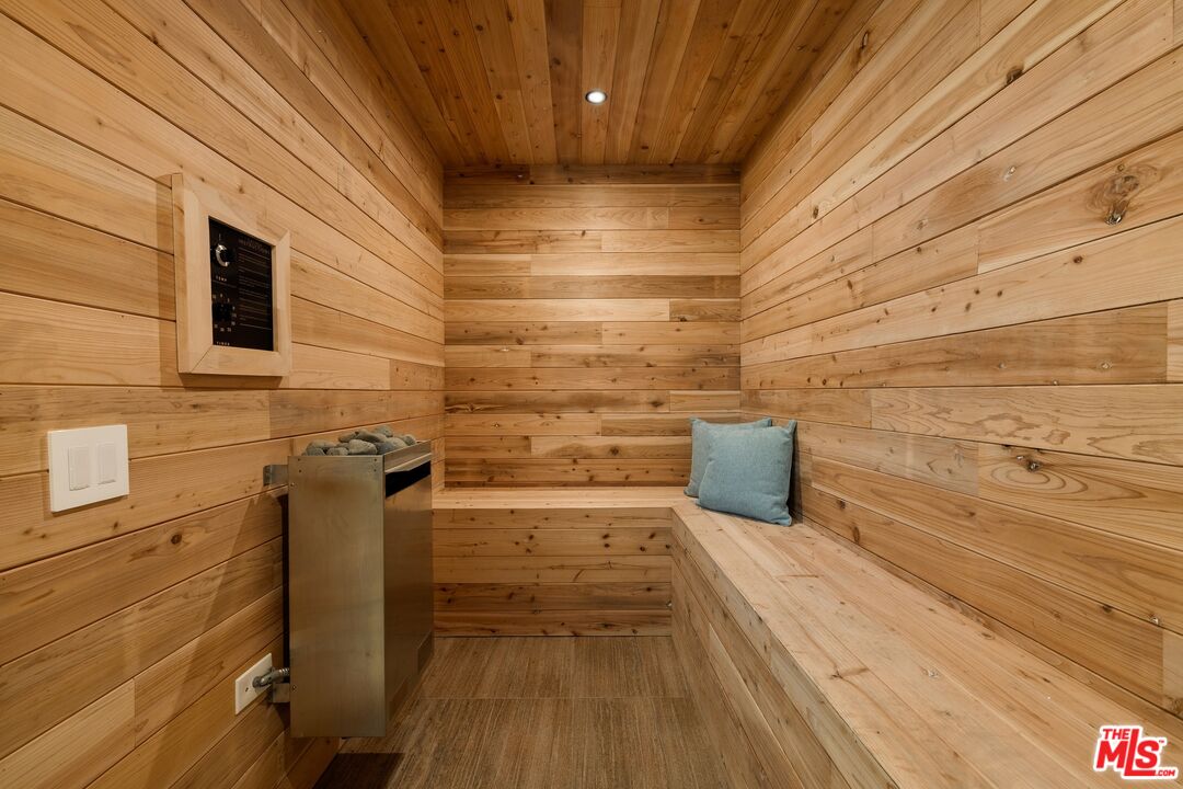 677 Nimes Rd