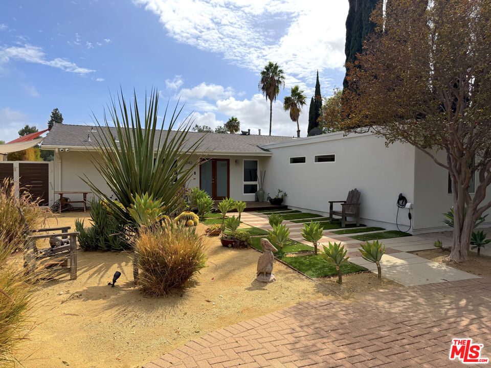 7042 Semrad Rd