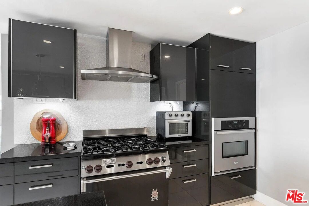 121 S Palm Dr Unit: 601