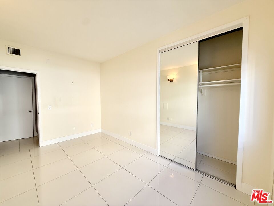 121 S Palm Dr Unit: 601