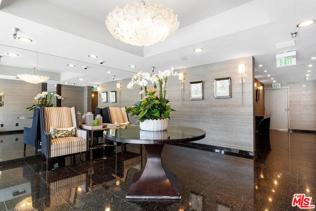 121 S Palm Dr Unit: 601