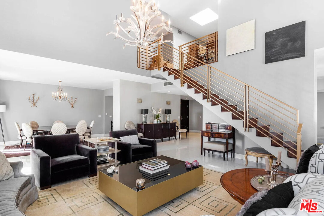 121 S Palm Dr Unit: 601