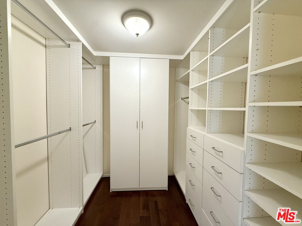 121 S Palm Dr Unit: 601