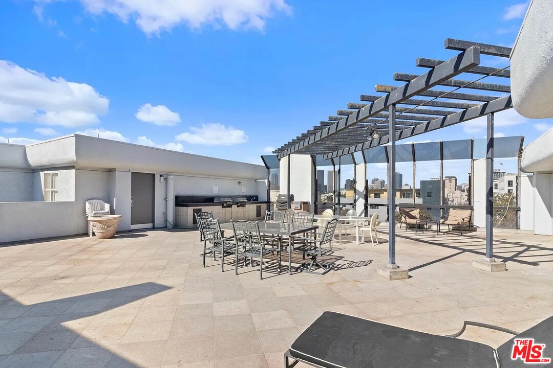 121 S Palm Dr Unit: 601