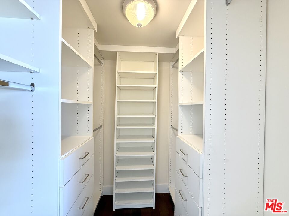 121 S Palm Dr Unit: 601