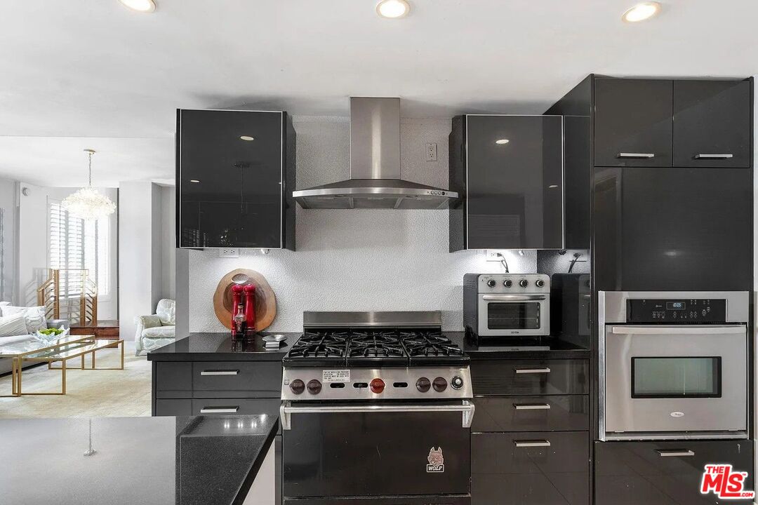 121 S Palm Dr Unit: 601