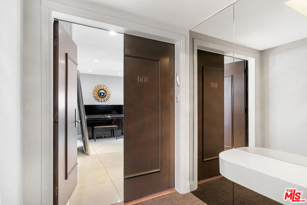 121 S Palm Dr Unit: 601