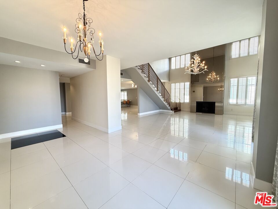 121 S Palm Dr Unit: 601