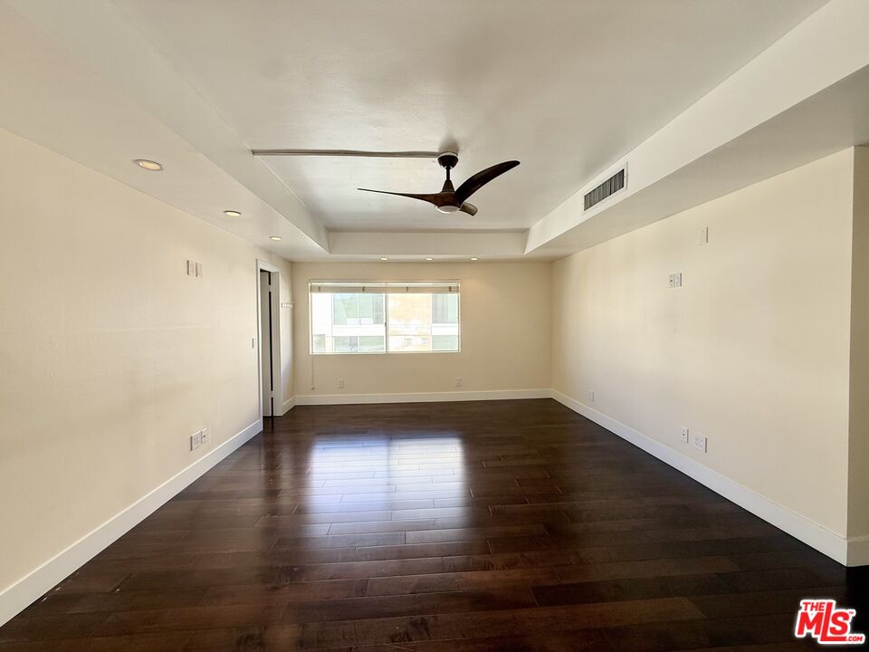 121 S Palm Dr Unit: 601