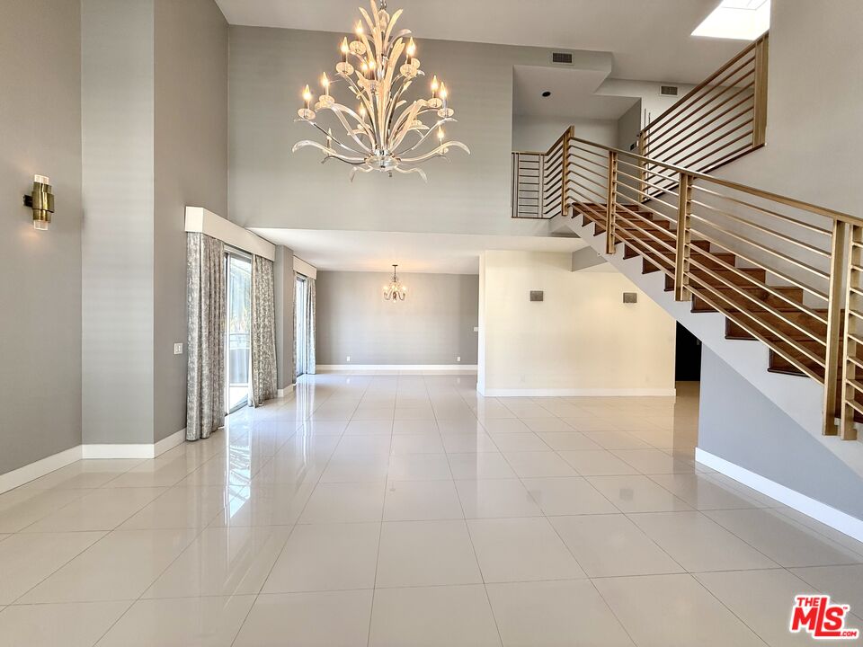 121 S Palm Dr Unit: 601