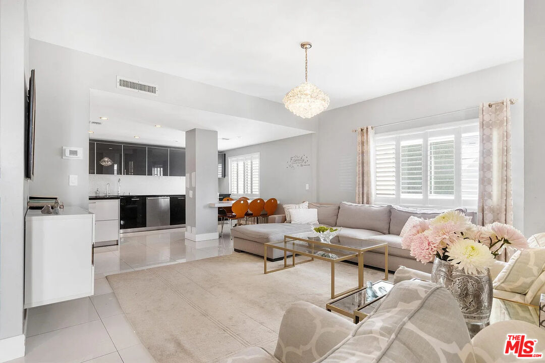 121 S Palm Dr Unit: 601