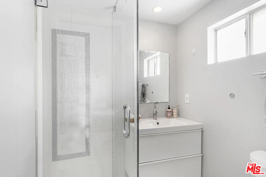 121 S Palm Dr Unit: 601