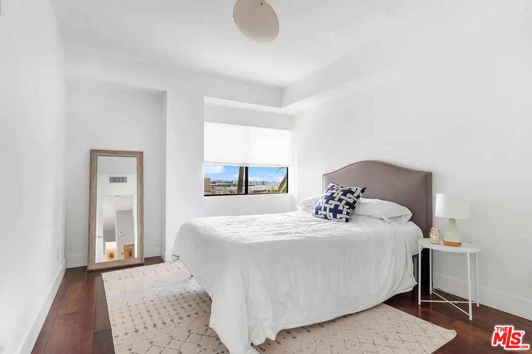 121 S Palm Dr Unit: 601