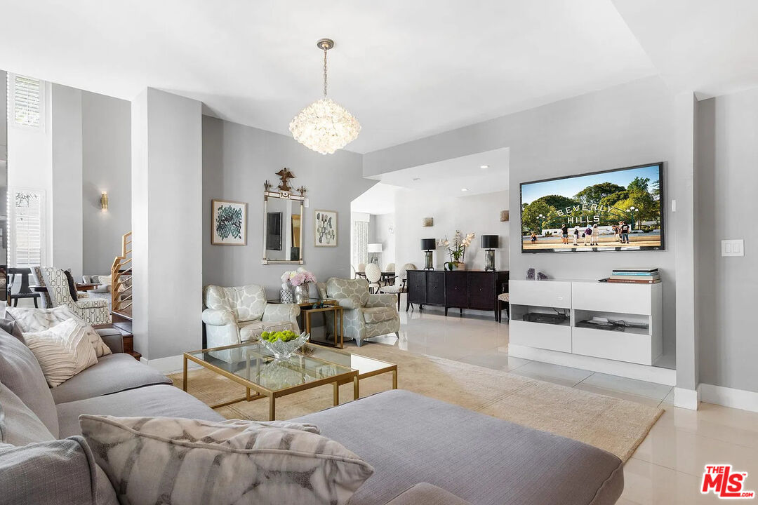 121 S Palm Dr Unit: 601