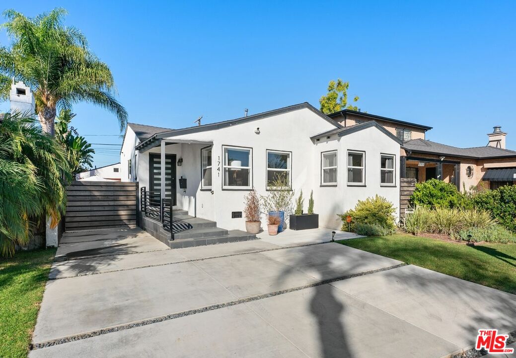 1741 S Spaulding Ave