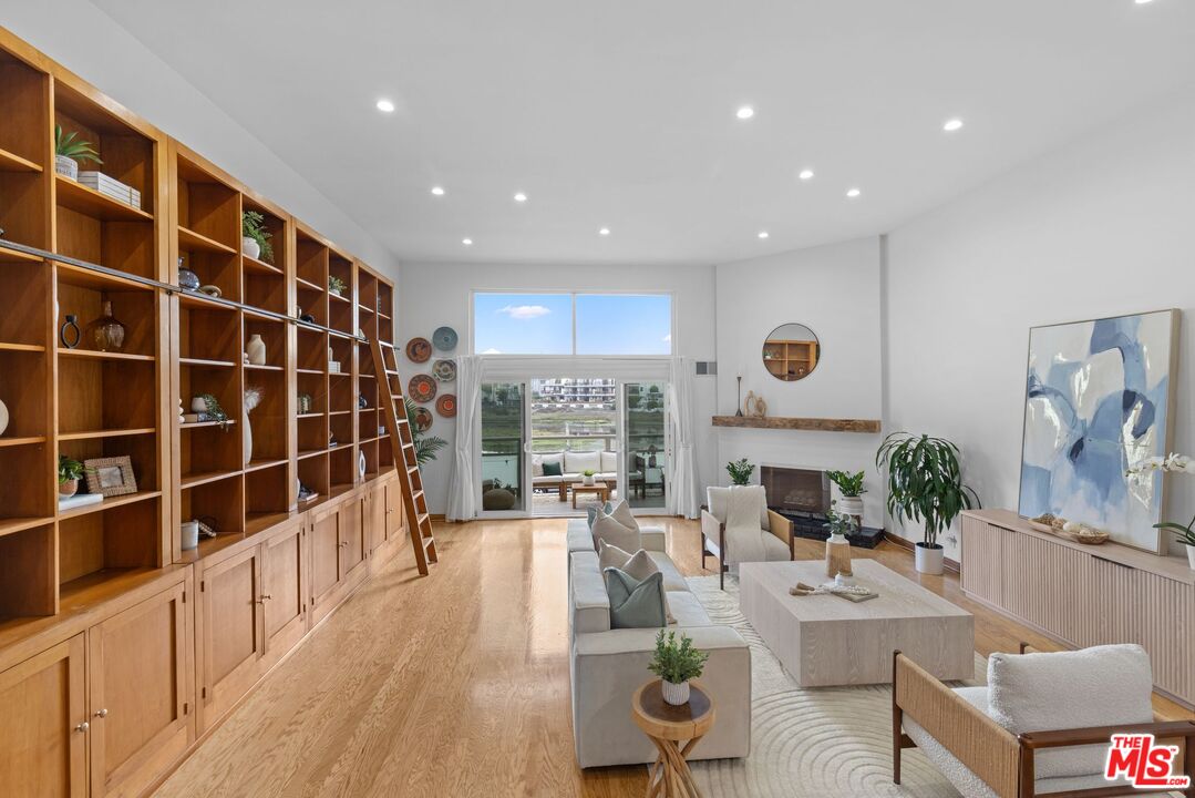 3950 Via Dolce Unit: 518