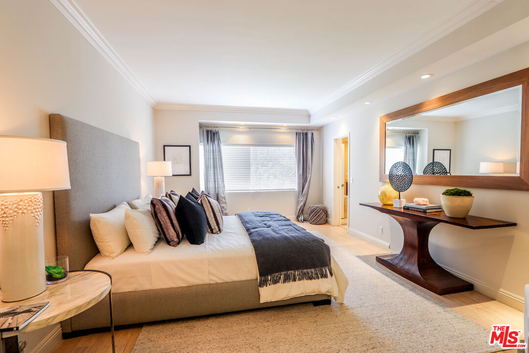 121 S Palm Dr Unit: 404