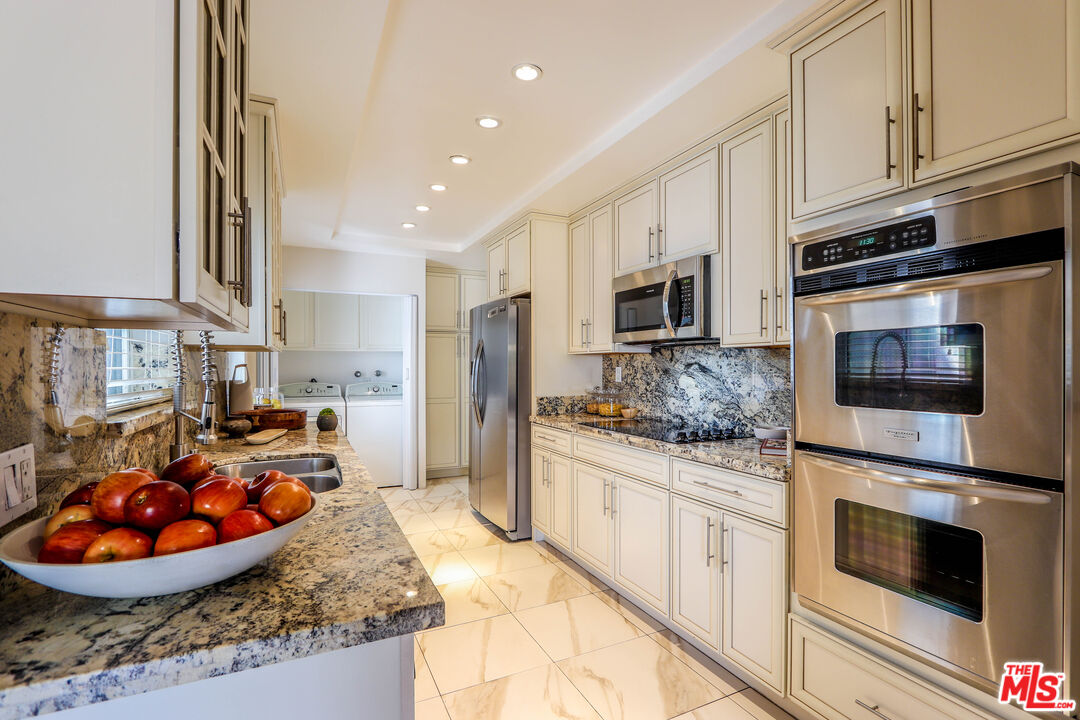 121 S Palm Dr Unit: 404