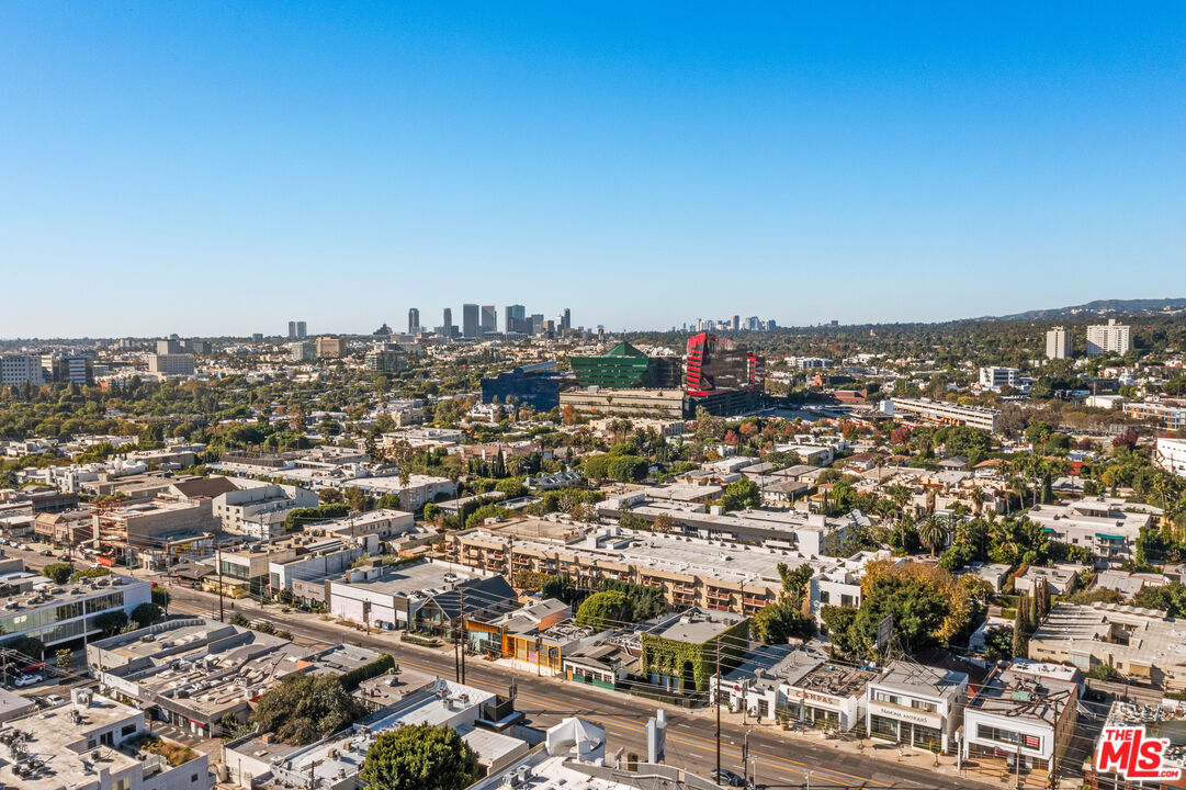 850 N Croft Ave Unit: 303