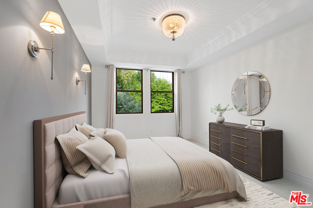 850 N Croft Ave Unit: 303