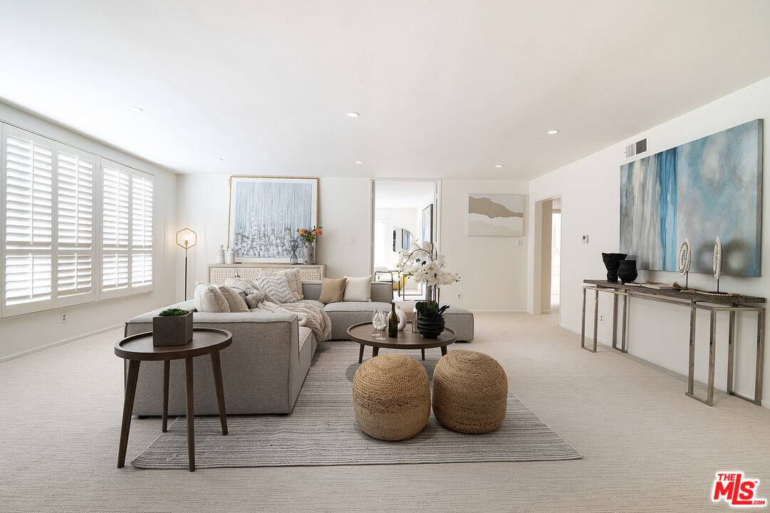 344 S Doheny Dr Unit: 3