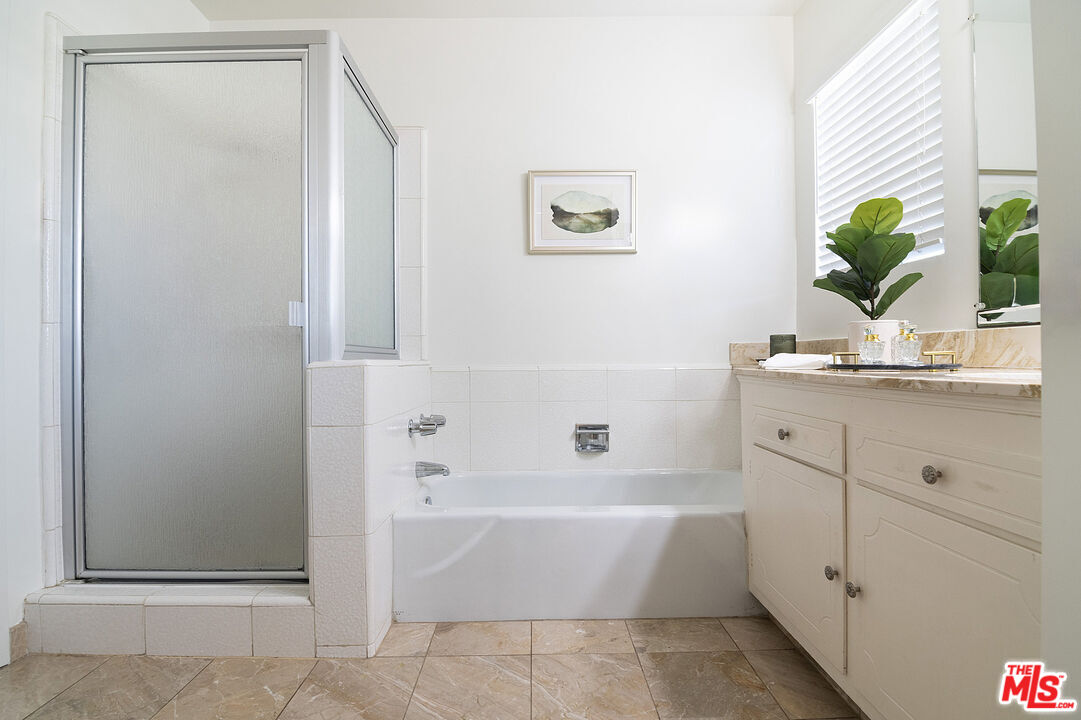 344 S Doheny Dr Unit: 3