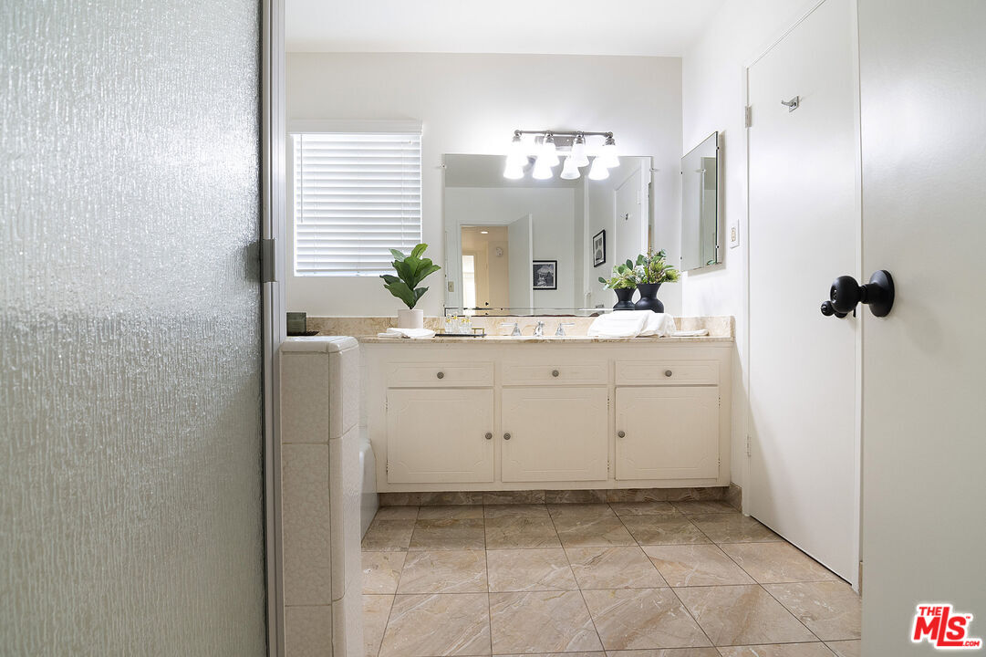 344 S Doheny Dr Unit: 3