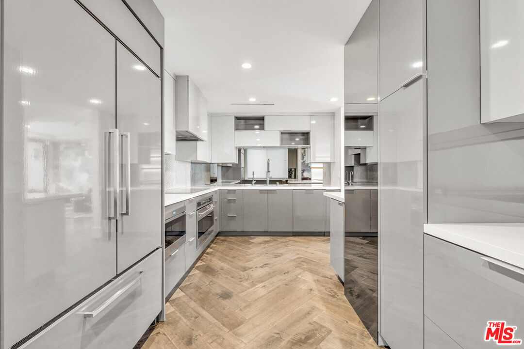 1100 Alta Loma Rd Unit: 1404