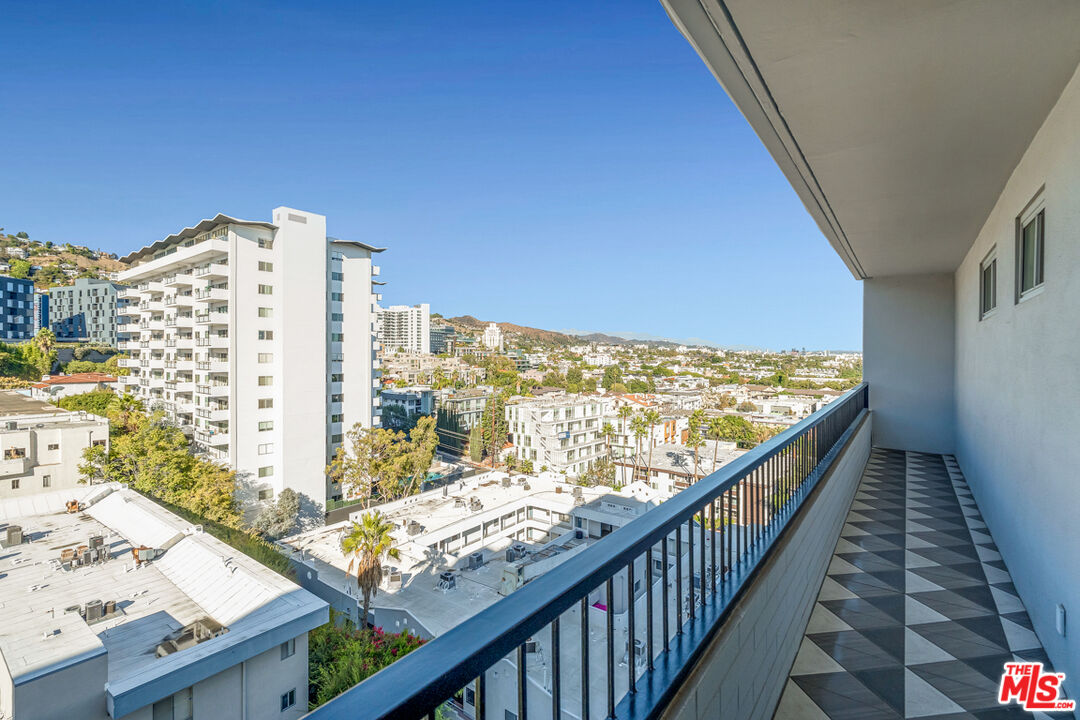 1100 Alta Loma Rd Unit: 1404