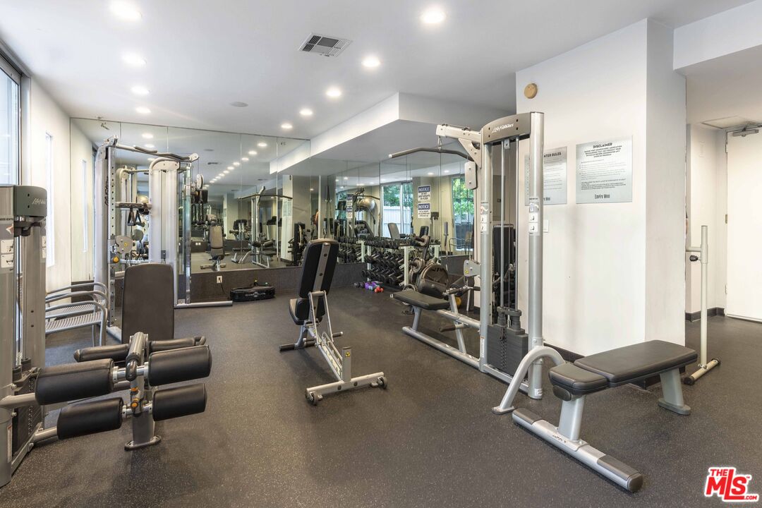 1100 Alta Loma Rd Unit: 1404