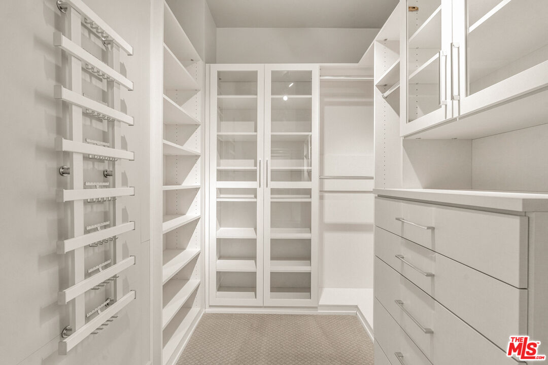 1100 Alta Loma Rd Unit: 1404