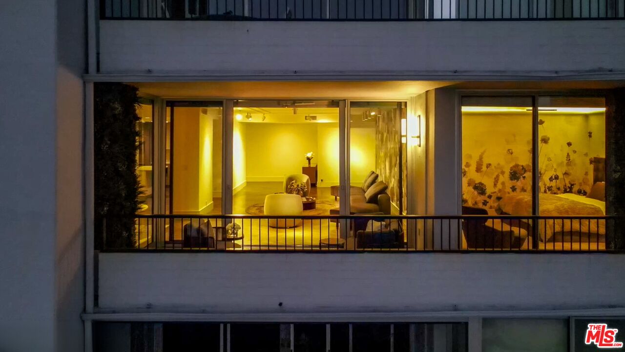 1100 Alta Loma Rd Unit: 1404