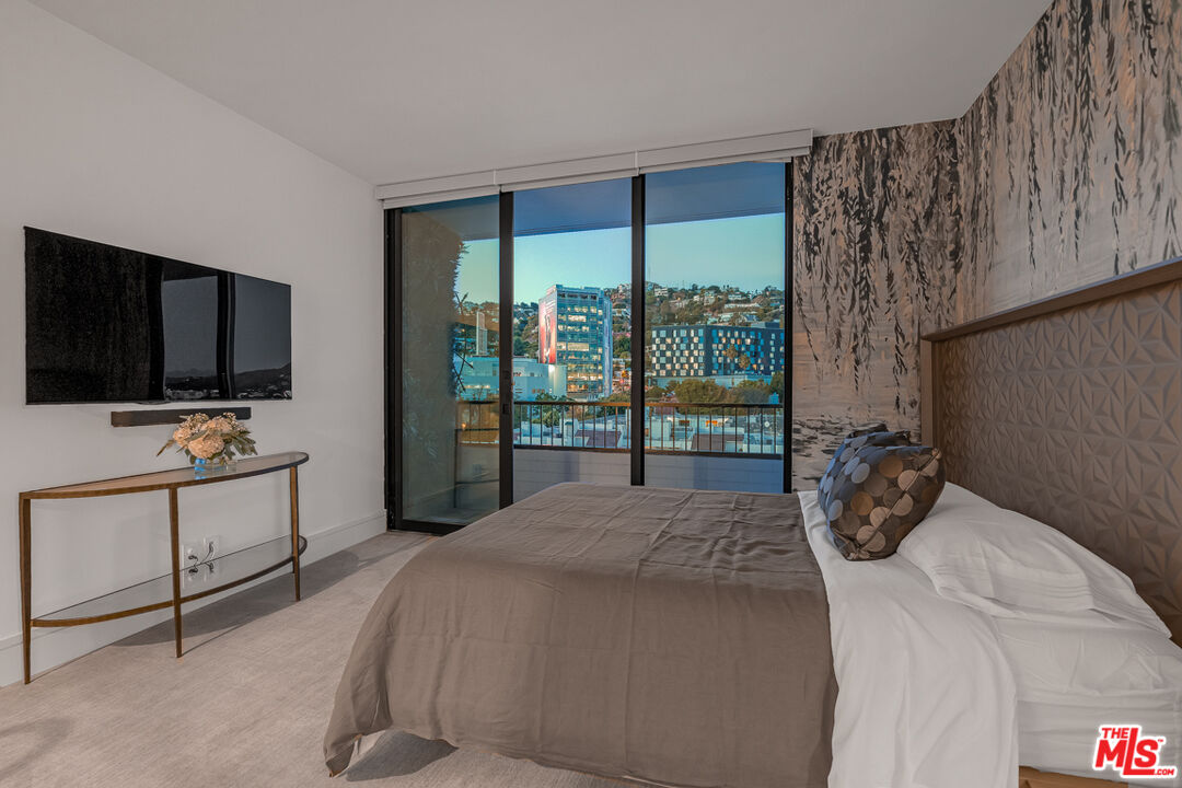 1100 Alta Loma Rd Unit: 1404