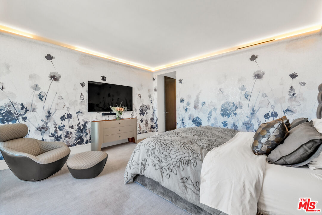 1100 Alta Loma Rd Unit: 1404