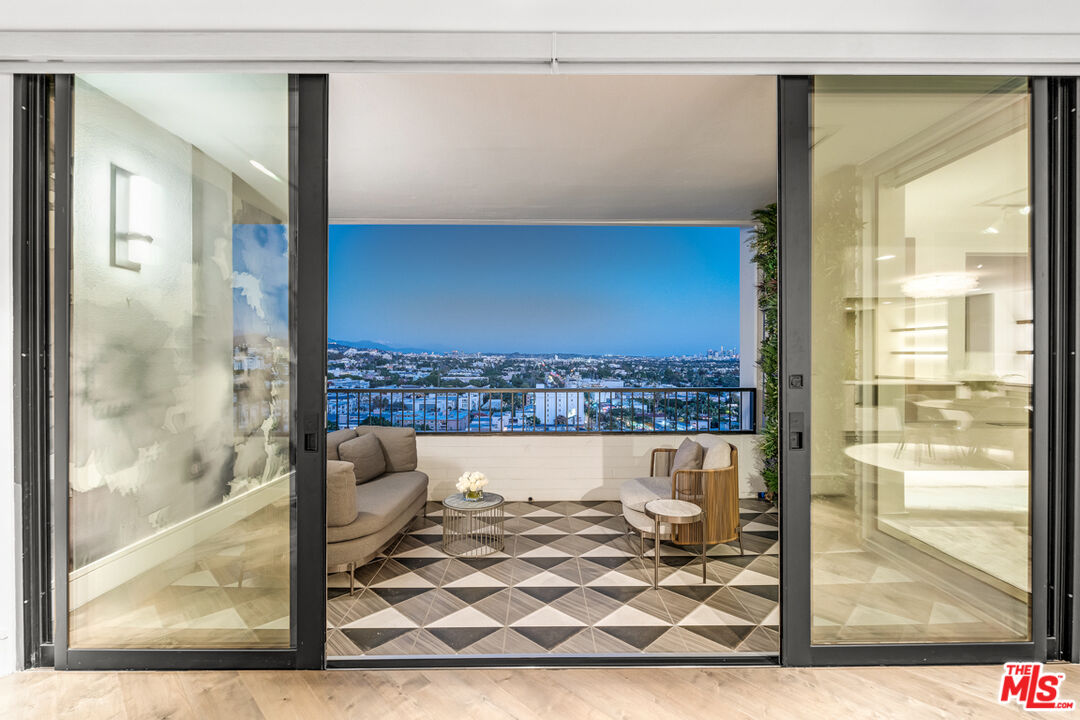 1100 Alta Loma Rd Unit: 1404