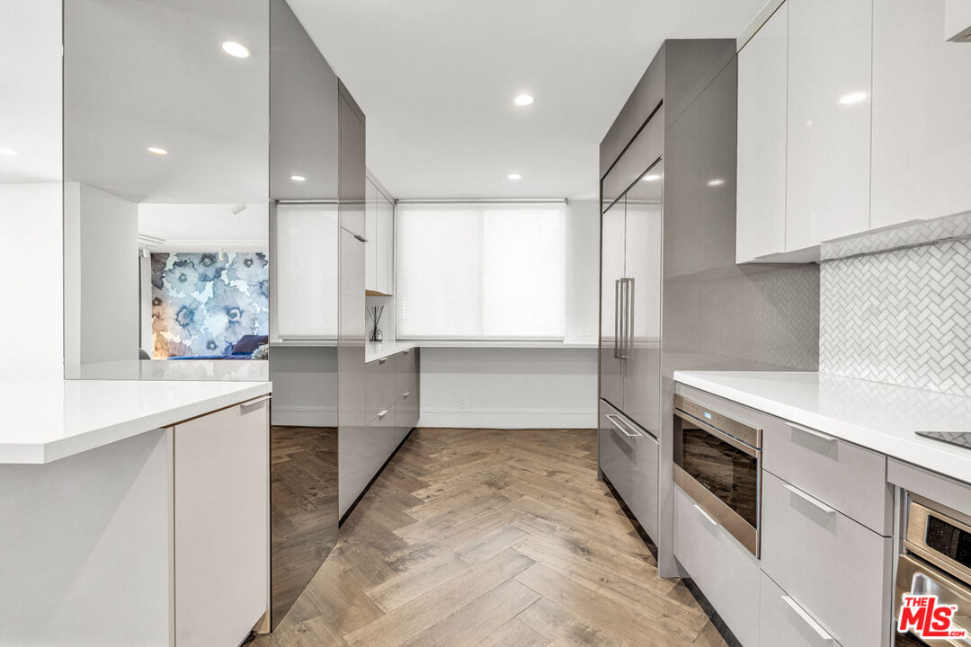 1100 Alta Loma Rd Unit: 1404