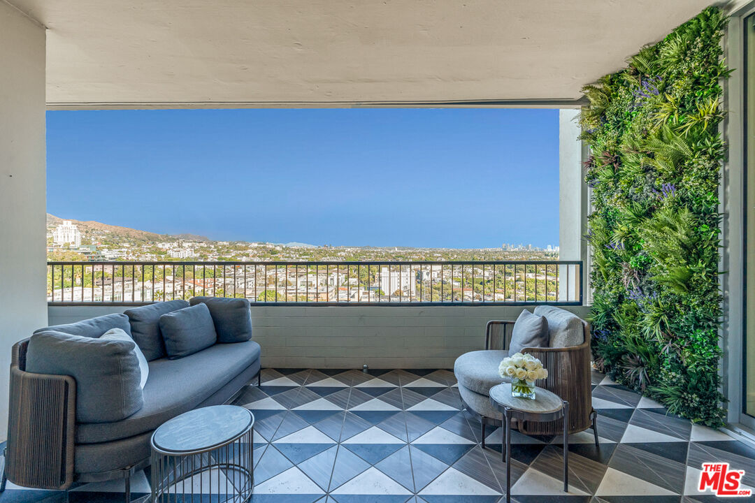 1100 Alta Loma Rd Unit: 1404