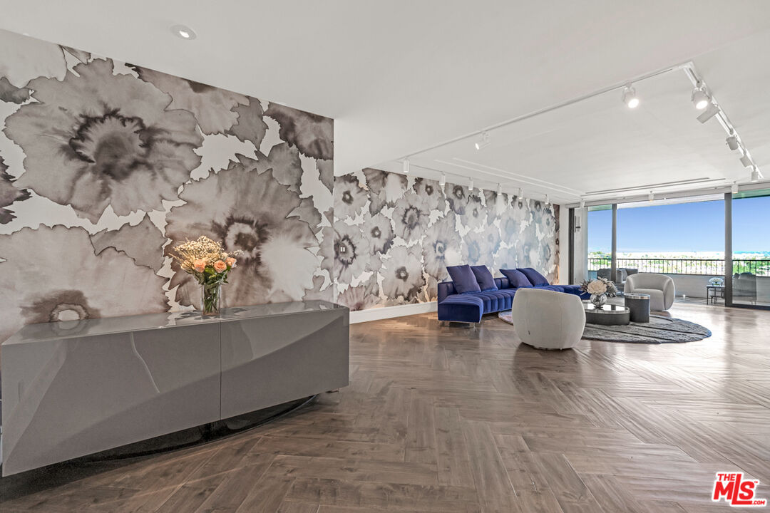 1100 Alta Loma Rd Unit: 1404