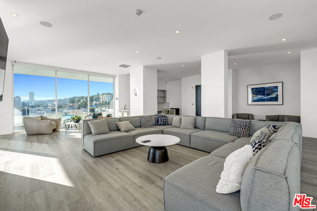 1100 Alta Loma Rd Unit: 1404