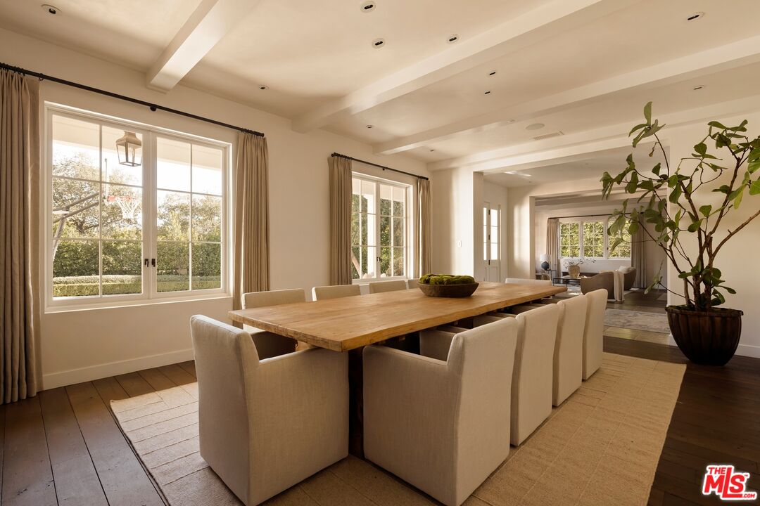 1319 Amalfi Dr