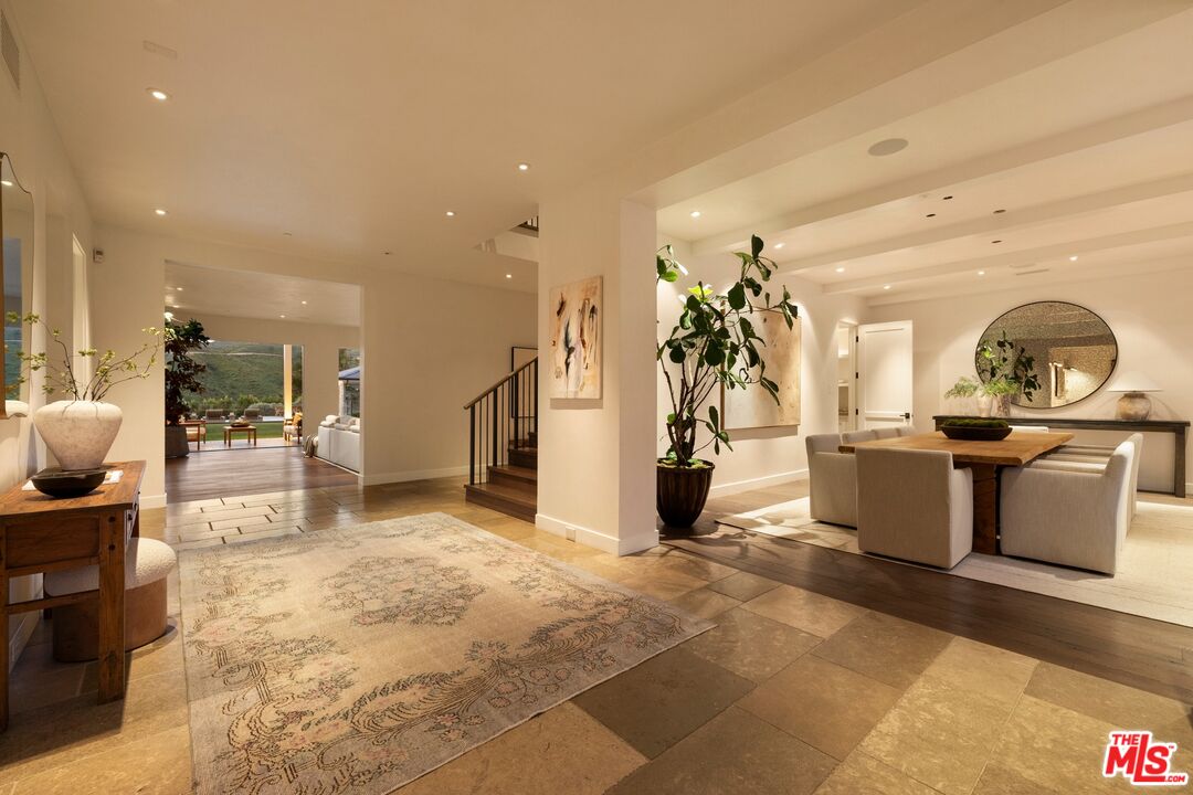1319 Amalfi Dr